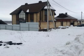 Продам 2-х этажный кирпичный коттедж 