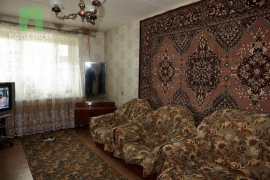 продам трехкомнатную квартиру